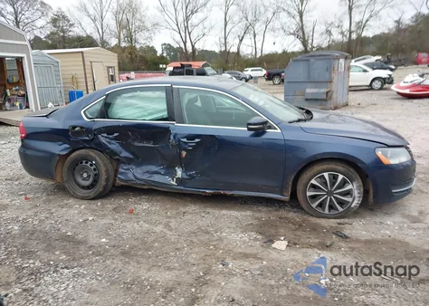 2013 Volkswagen Passat 2.5L Se z USA, uszkodzony, nr VIN 1VWBP7A30DC058035